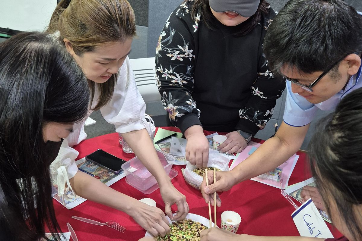 A hands-on team challenge with chopsticks